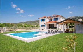 Lovely Home In Donji Prolozac